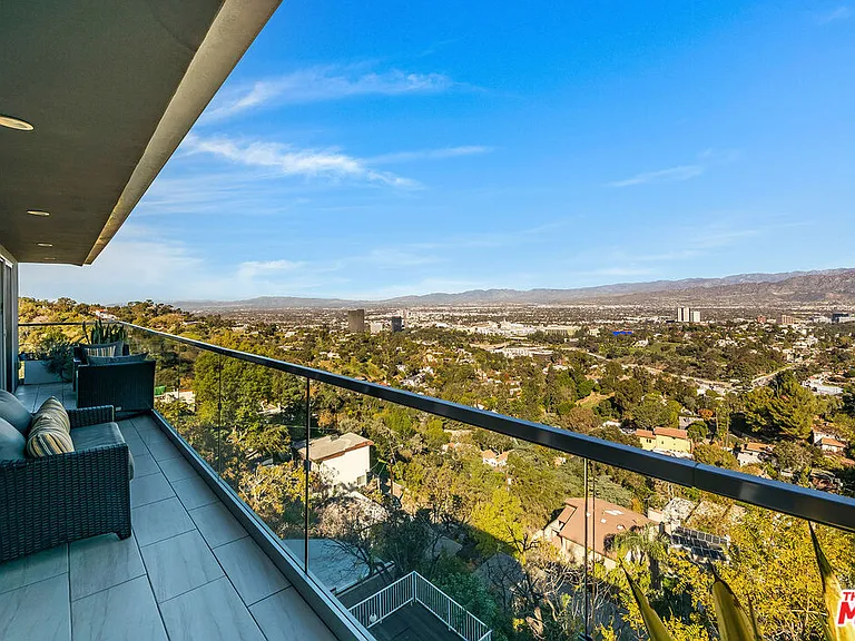 7191 Pacific View Dr — Photo 4