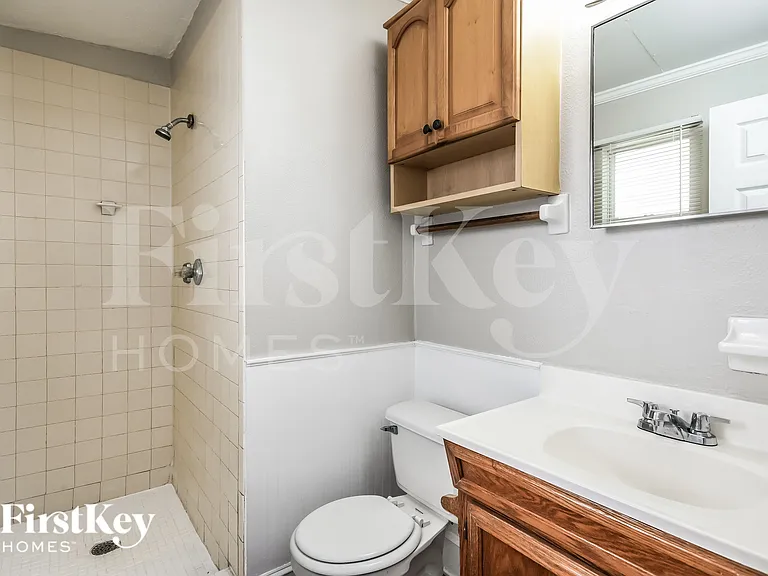 8013 Powell Dr — Photo 10