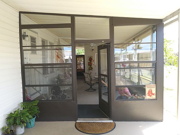 2nd image of 2998 Lamplighter Dr