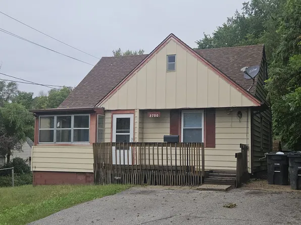 2700 Grandview Ave, Des Moines, IA 50317