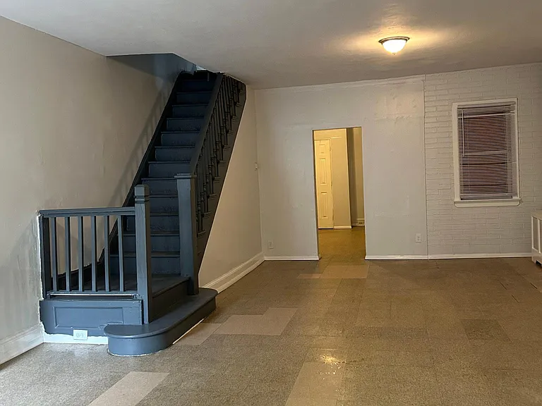 1011 W Ontario St — Photo 2