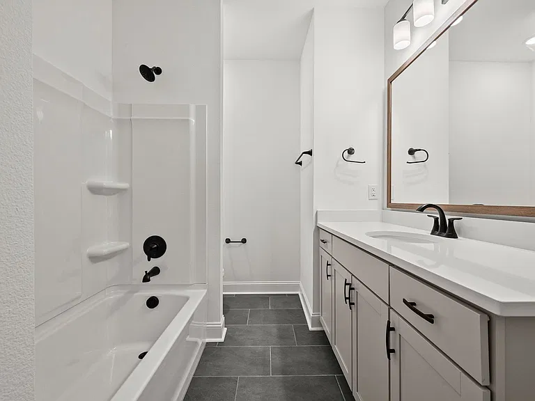 38405 Parliament Dr — Photo 15