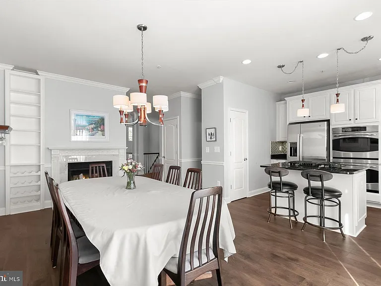7207 Phelps Hill Ct — Photo 16