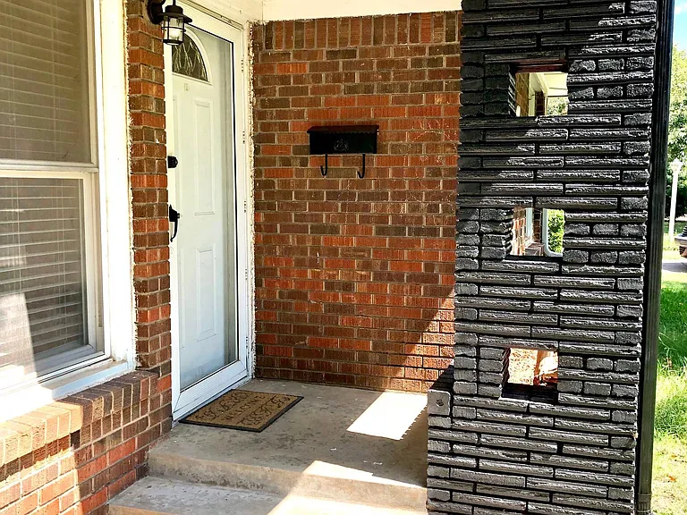 Welcome to 2137 Carlton Way. Walk to 5 parks. Highly desirable neighborhood, convenient to everything!