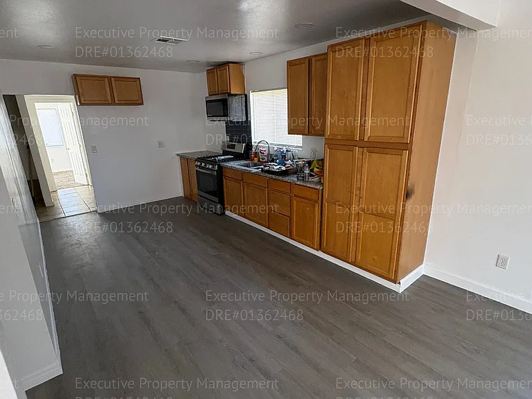 1118 Chico St — Photo 20