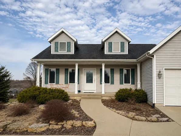 W5444 Highland Dr, New Glarus, WI 53574