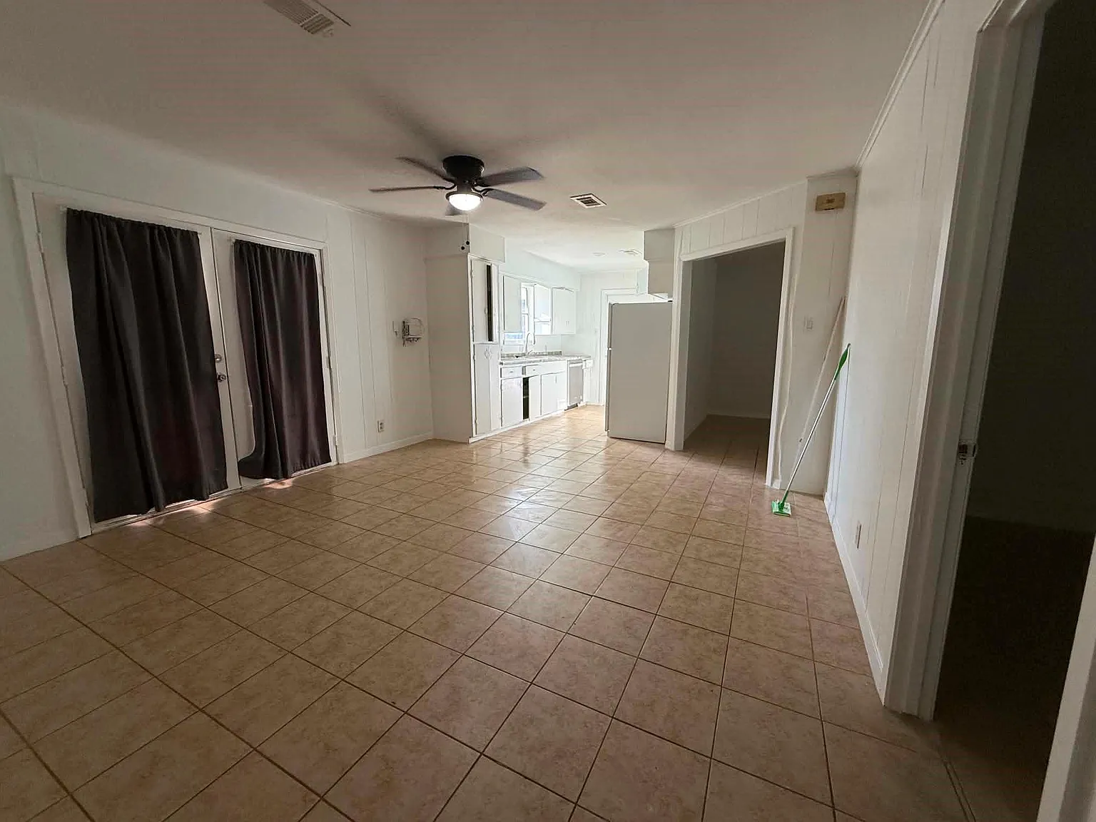 3 bed, 2.5 bath, 1224 sqft, $1,800 — Photo 4