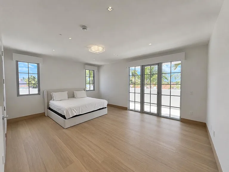247 Worth Ave #PENTHOUSE — Photo 23