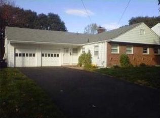 111 Howie Ave, Warwick, RI 02888