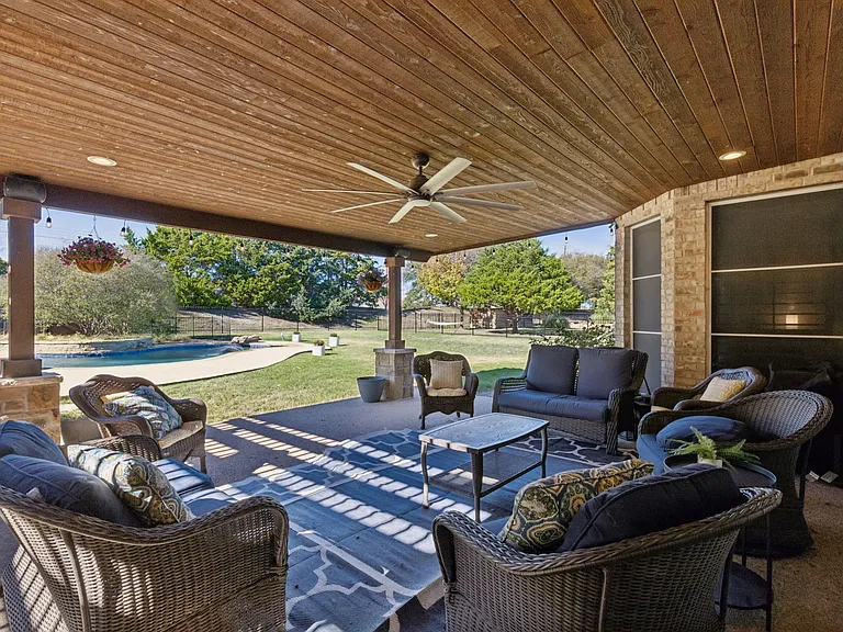 5801 Hathaway Dr — Photo 38