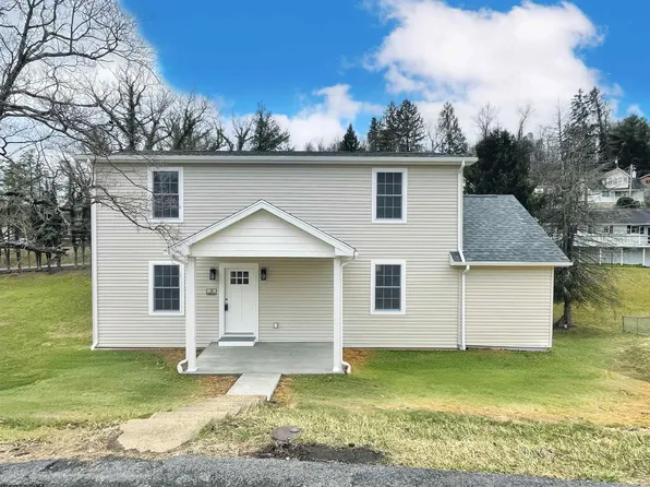 3 Circle Dr, Fairmont, WV 26554