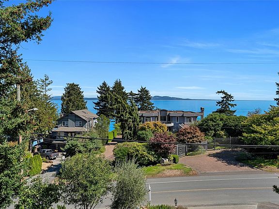 3rd image of 5248 Parker Ave