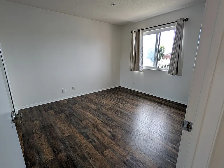 729 S Knott Ave #210 — Photo 4