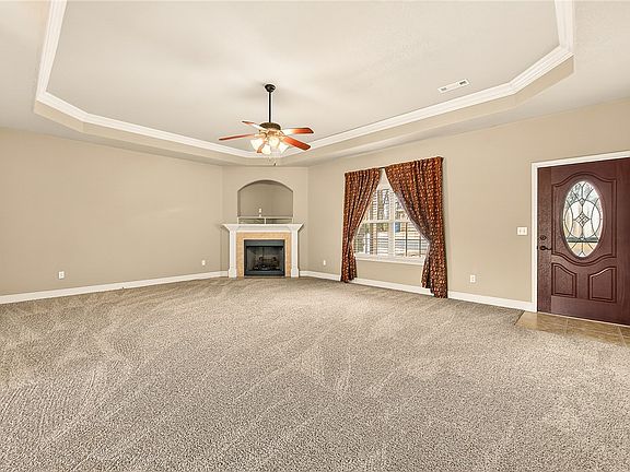 2nd image of 8 Sherman Dr