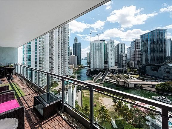 2nd image of 90 SW 3rd St APT 2116