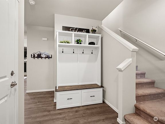 3rd image of 6908 Sweetgum Avenue NE