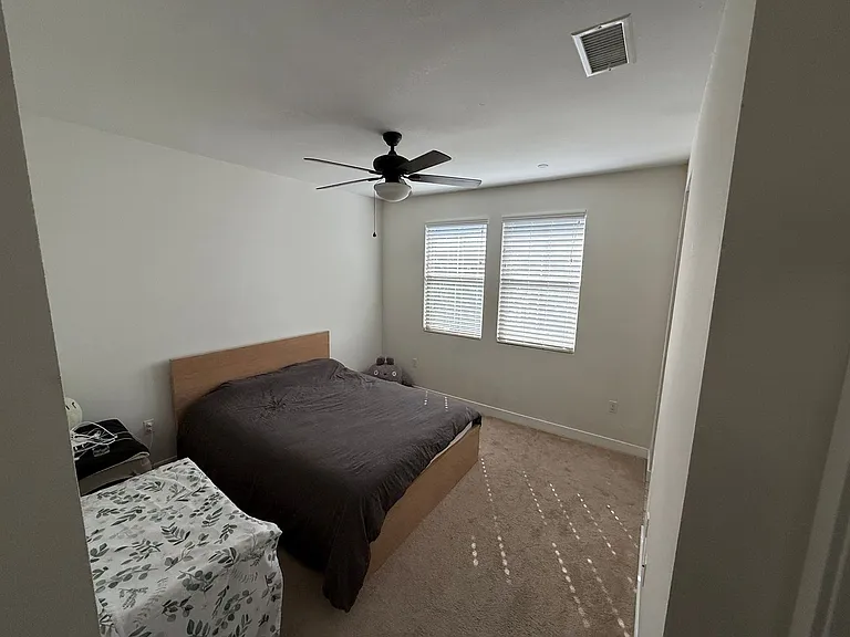 909 Brown St — Photo 13