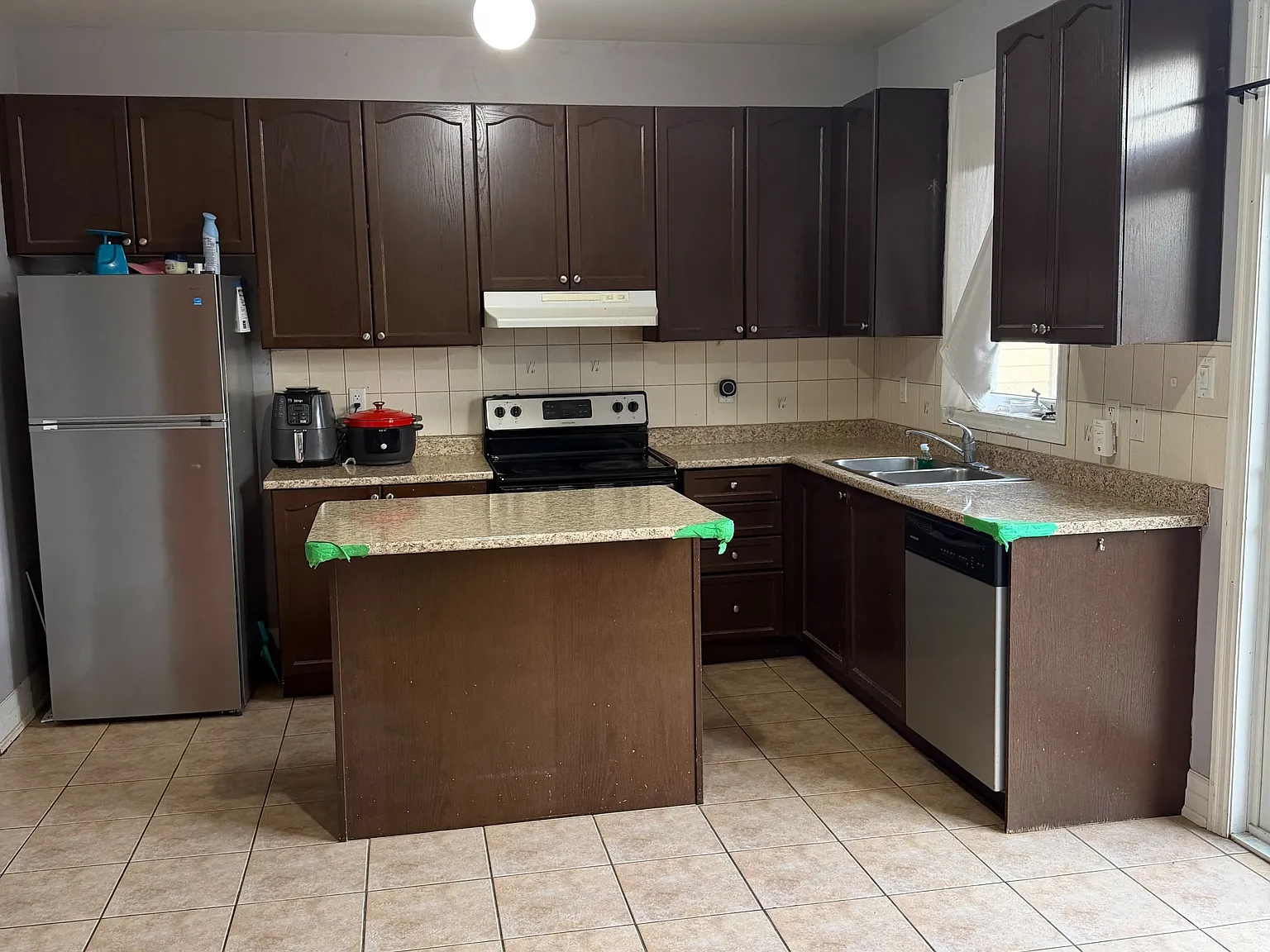 4 bed, $2,950 — Photo 2