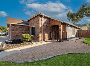 10137 Chapel Ridge Dr, Fort Worth, TX 76116