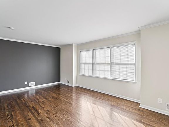 4th image of 7916 W 97th St