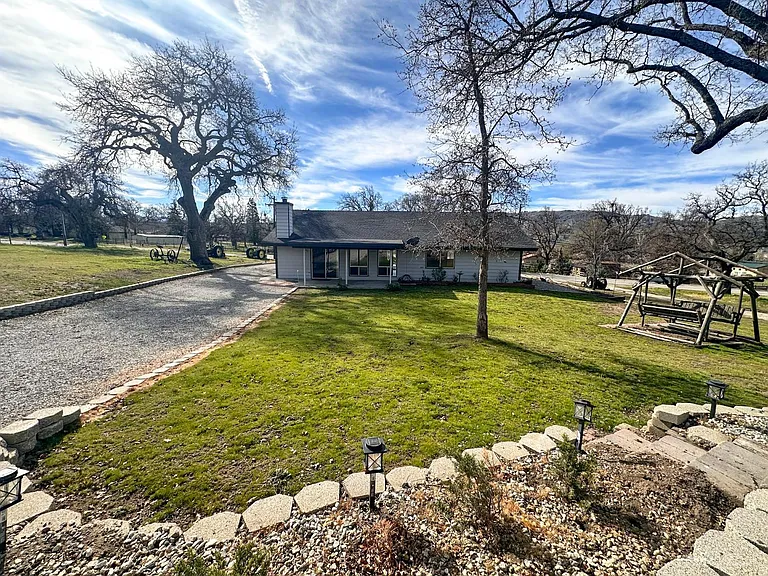 28301 Bear Valley Rd — Photo 19