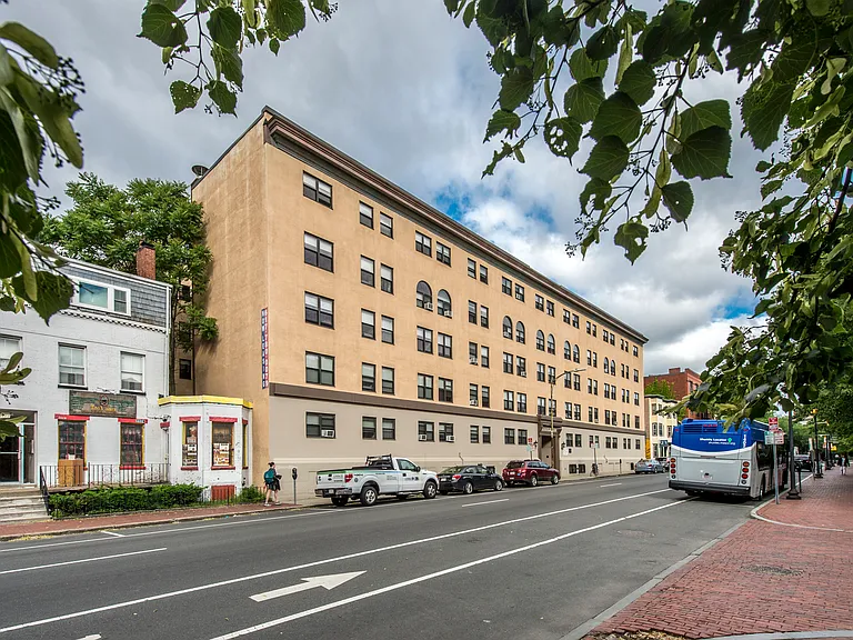 Longfellow Apartments — Photo 5