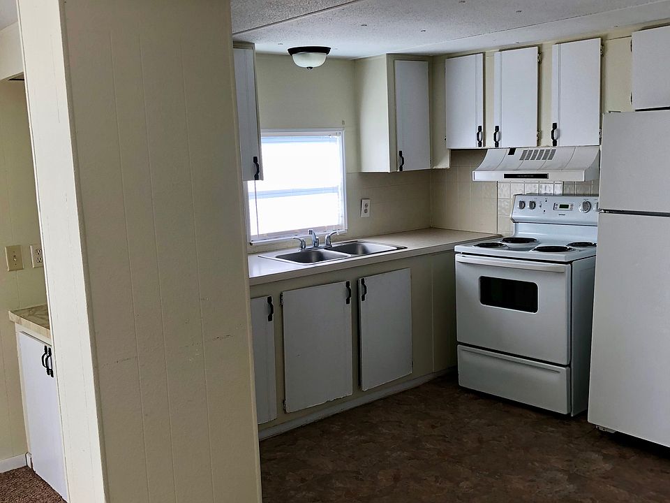1st image of 4710 Dunkeld Ave
