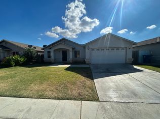1498 Michoacan Ct, Madera, CA 93638