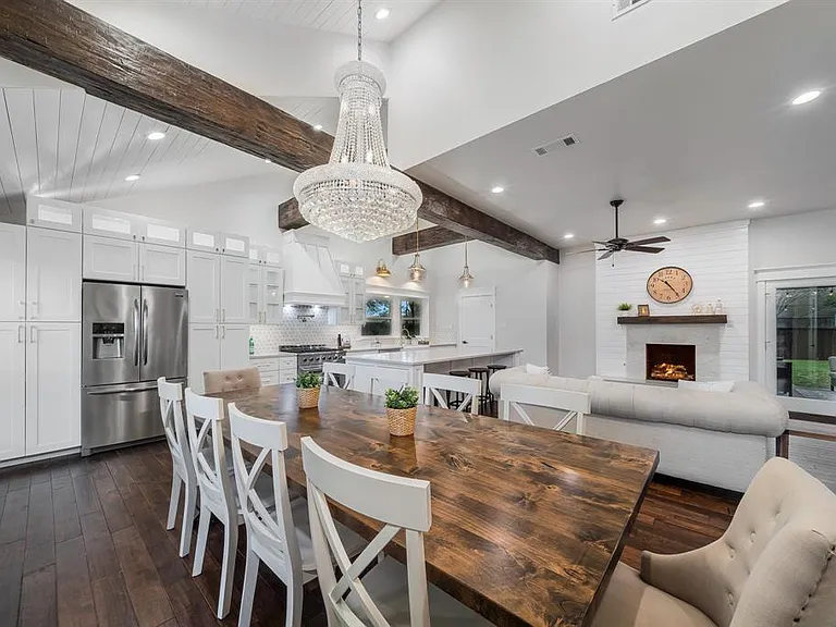 1601 Windsong Trl — Photo 5