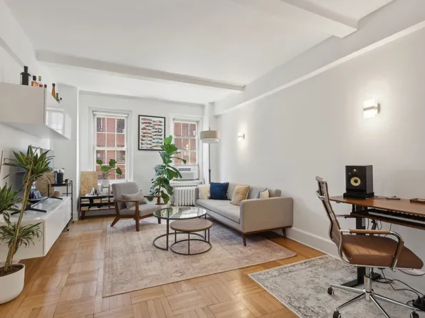 24 5th Avenue image 1 of 10