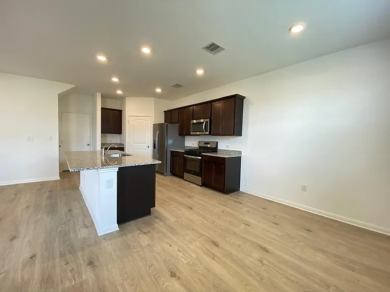 241 Saide St — Photo 7
