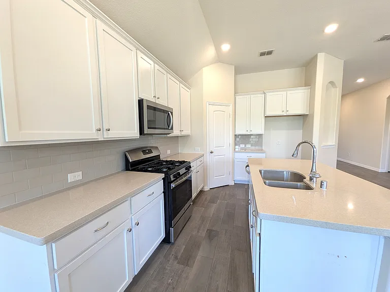 9324 Bronze Meadow Dr — Photo 8