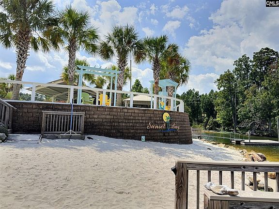 3rd image of 350 Cabana Way