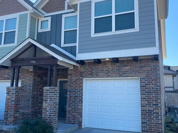 776 SW 14th St, Moore, OK 73160