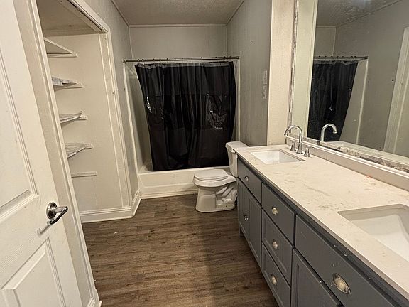 5th image of 1112 Peach St