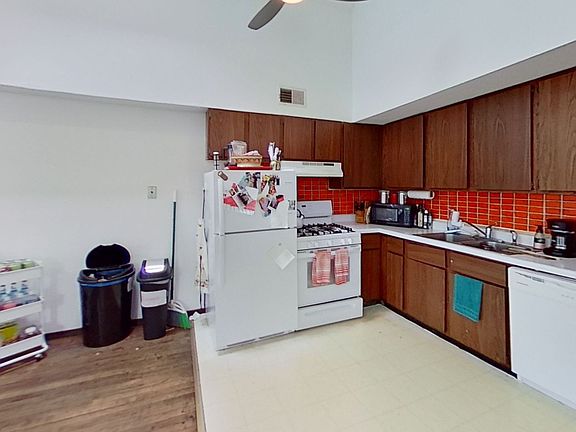 4th image of 2455 N Seminary Ave #Sm-3