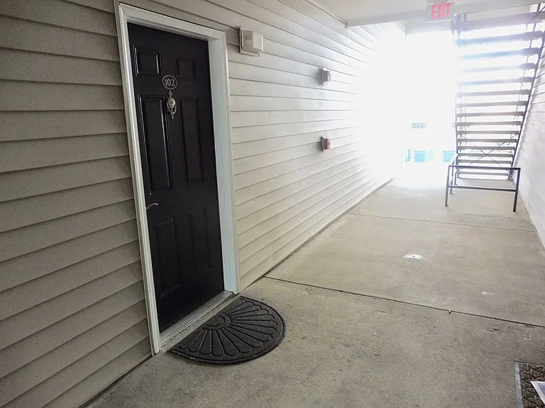 19611 Galway Bay Cir #102 — Photo 3