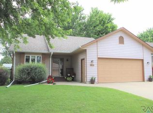 4920 E Maywood Dr, Sioux Falls, SD 57110