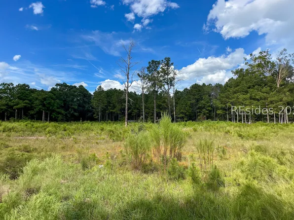 200 Edgewood Drive, St Matthews, SC 29135