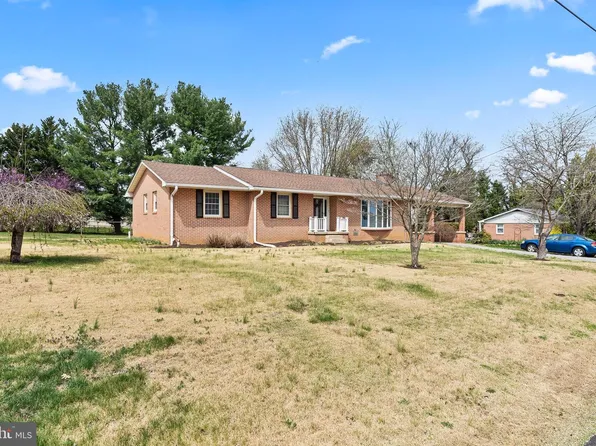 169 Belvedere Dr, Charles Town, WV 25414