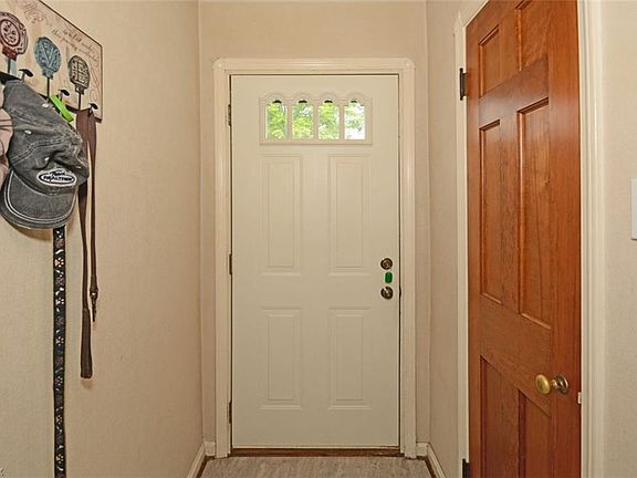 3rd image of 5883 Wickfield Dr