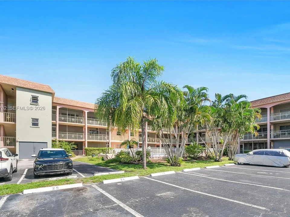 100 SE 6th Ave #207