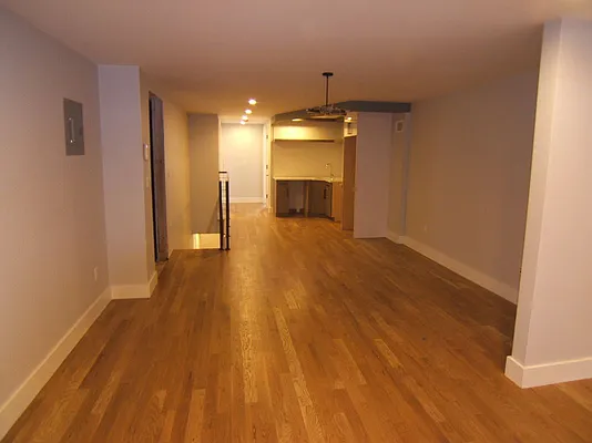 Rented by Evergreen Apartments BK | media 65