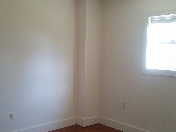 5th image of 1410 Lenmore St