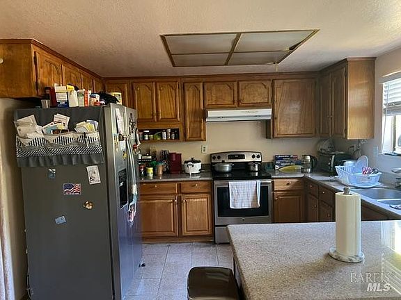3rd image of 125 Iris Court
