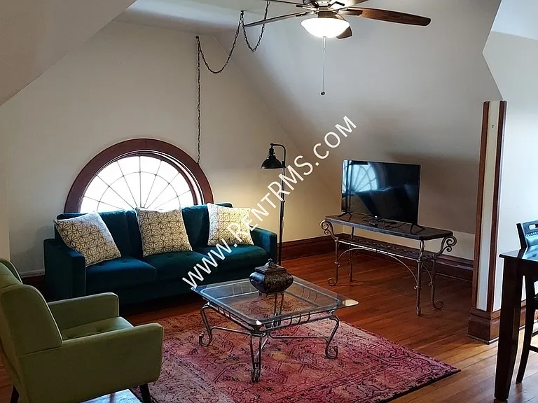 901 SW Buchanan St #4 — Photo 7