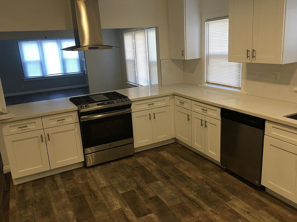 New Deluxe Gas range and dishwasher