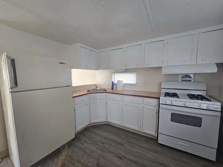 622 Richard St — Photo 4