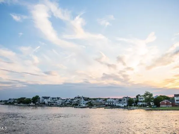 12 Front Street, Sea Bright, NJ 07760