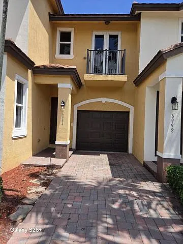 3 bed, 1718 sqft, $3,250 — Photo 1
